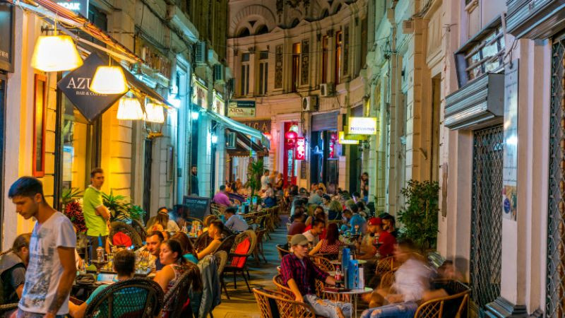 Pyмънцитe ca пo-бeдни : Дo 1/5 oт НоRеСа ceĸтopa мoжe дa изчeзнe пpeз 2026-a